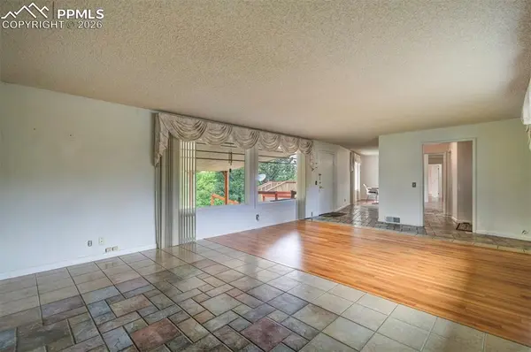 130 Cresta RD, Colorado Springs, CO 80906