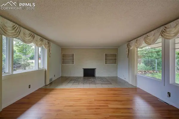 130 Cresta RD, Colorado Springs, CO 80906