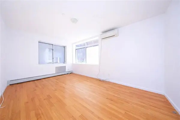 8106 Baxter AVE #2B, Elmhurst, NY 11373