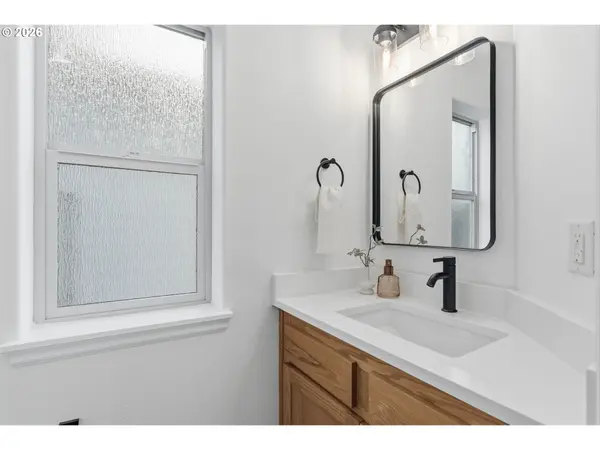 808 KING DR, Rainier, OR 97048