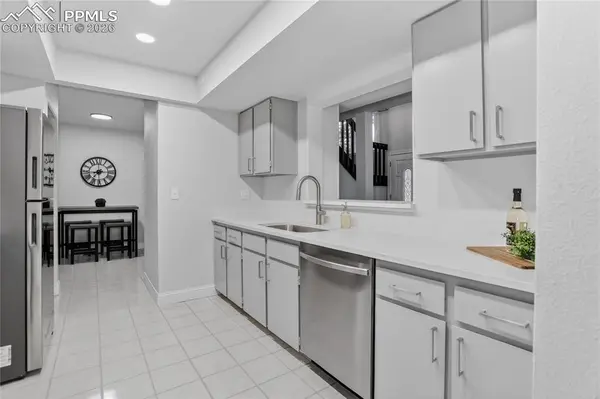 6060 Mach-1 DR, Colorado Springs, CO 80918