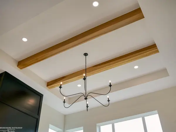 24610 Sawgrass DR, Macomb Twp, MI 48042