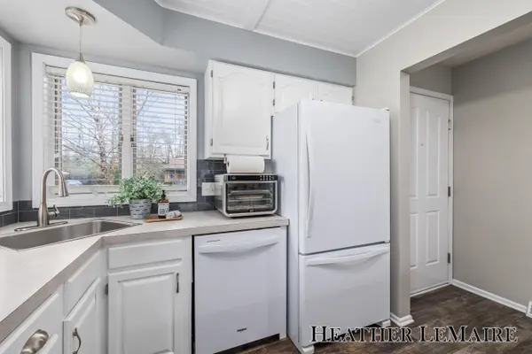 4973 N Valley DR NE, Plainfield Twp, MI 49525