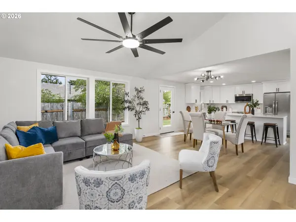 174 SW 10TH AVE, Canby, OR 97013