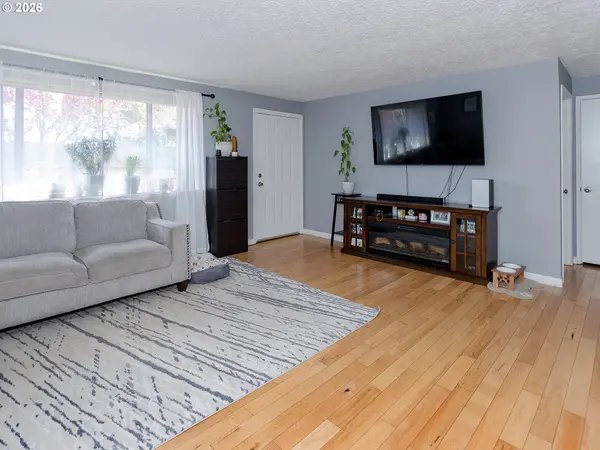 2027 THOMPSON AVE, Vancouver, WA 98660