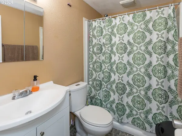 2027 THOMPSON AVE, Vancouver, WA 98660