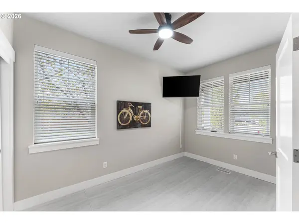 11760 SE GOLDEN EAGLE LN, Happy Valley, OR 97086