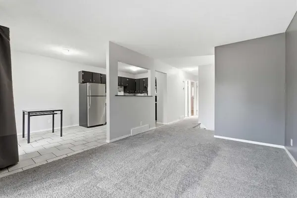 6137 Maddock DR NE, Calgary, AB T2A 3W3