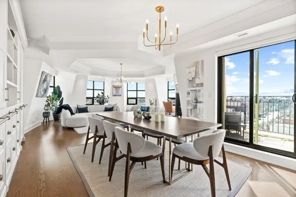 650 Mount Pleasant RD #708, Toronto C10, ON M4S 2N5