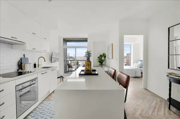 106 Dovercourt RD #511, Toronto C01, ON M6J 0G4