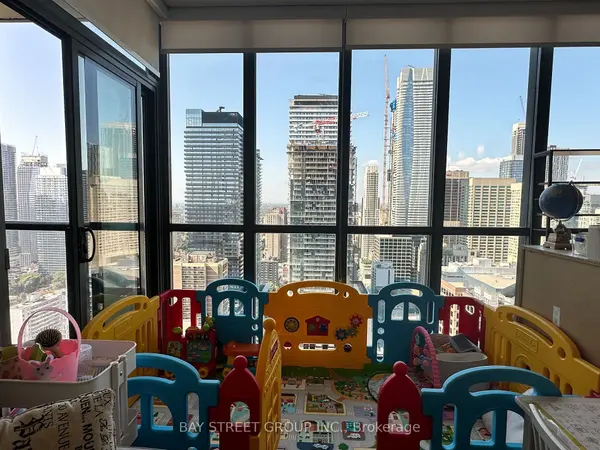 110 Charles ST E #3704, Toronto C08, ON M4Y 1T5