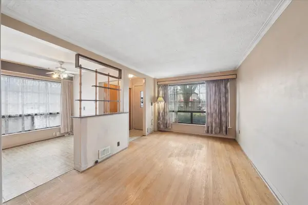 31A Laurel AVE, Toronto E04, ON M1K 3J3