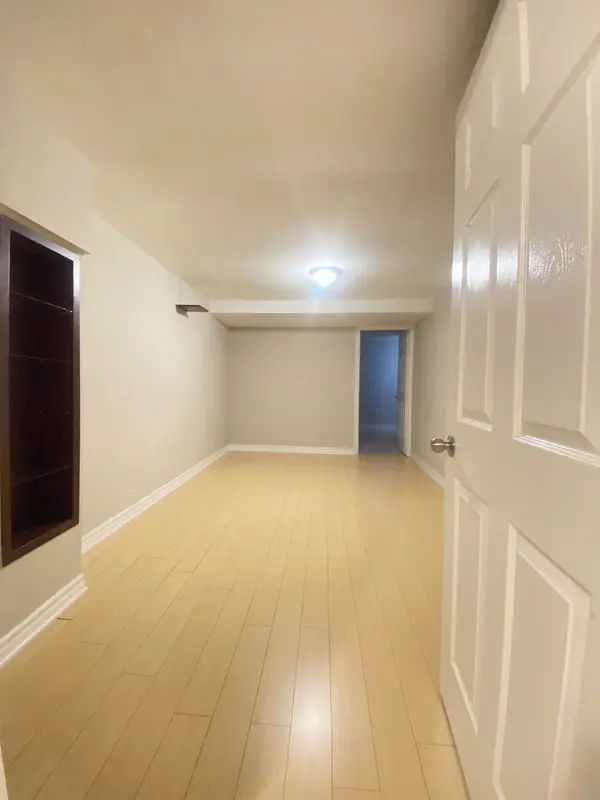 208 Roxanne CRES #Lower, Toronto E07, ON M1V 4G3