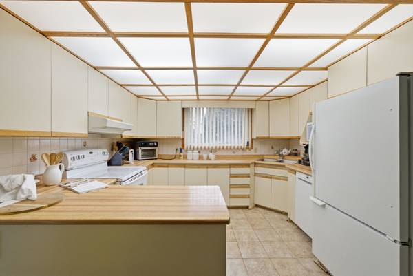 15 Westmore ST, Clarington, ON L1E 2H8