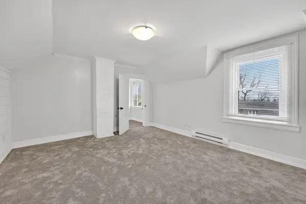 90 Church ST #Upper Unit, Bradford West Gwillimbury, ON L3Z 1P9