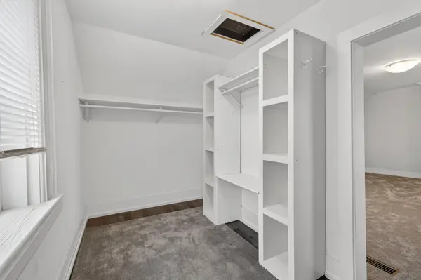 90 Church ST #Upper Unit, Bradford West Gwillimbury, ON L3Z 1P9