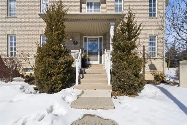 2 Castle Park BLVD, Vaughan, ON L4H 1M5