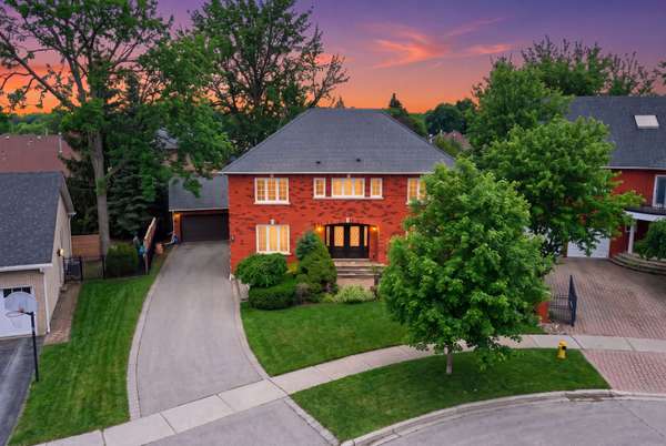 23 John Lyons RD, Markham, ON L3P 3H3