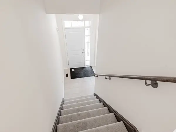 7 Wayne Allison DR, Georgina, ON L0E 1R0