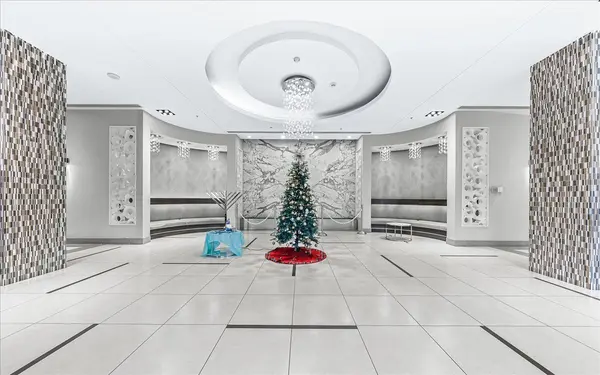 85 North Park RD #505, Vaughan, ON L4J 0H9