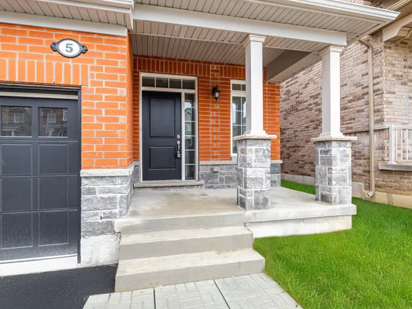 5 Wayne Allision DR, Georgina, ON L0E 1R0