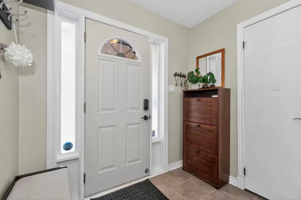 1060 Dina CRES, Midland, ON L4R 5C6