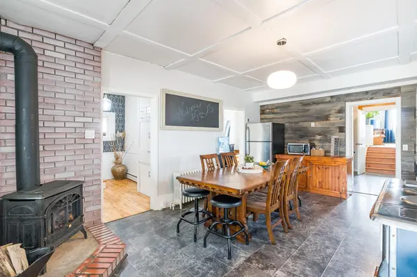 160 Lafontaine RD W, Tiny, ON L9M 0H1