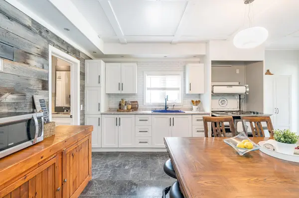 160 Lafontaine RD W, Tiny, ON L9M 0H1