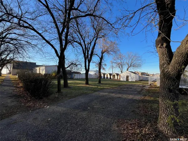 118 2 AVENUE E, Lafleche, SK S0H 2K0