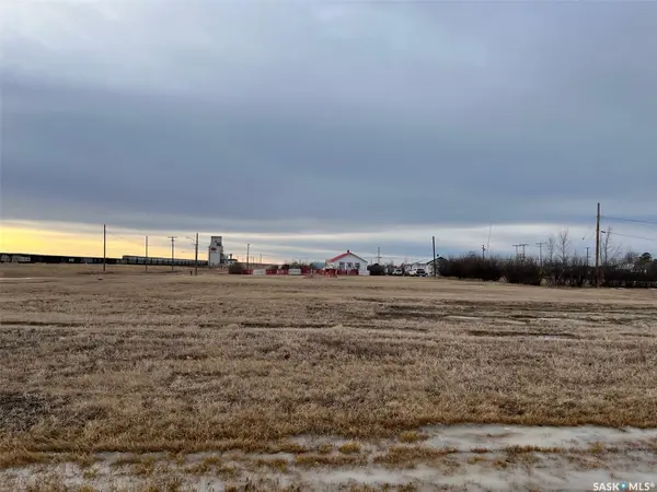 910 Railway AVENUE E, Aneroid, SK S0N 0C0