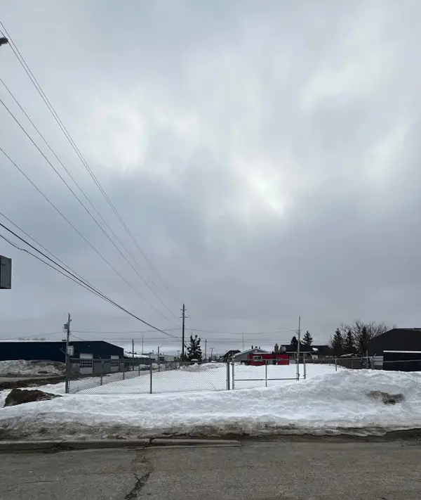 18 Fifth ST, Cochrane, ON P0L 1C0