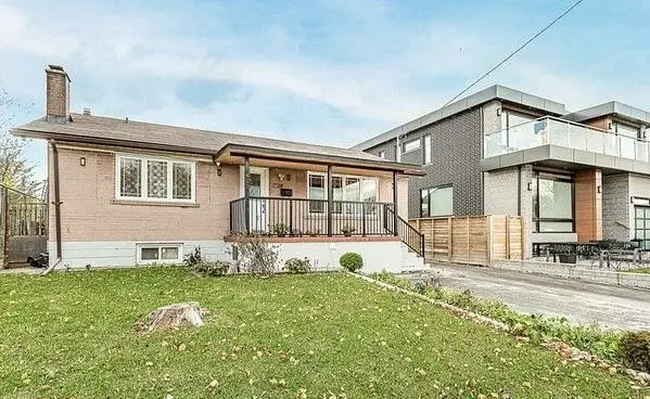 7208 Hermitage RD, Mississauga, ON L4T 2S4