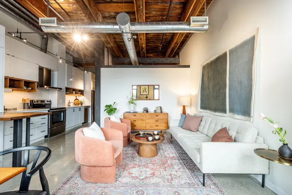 363 Sorauren AVE #309, Toronto W01, ON M6R 3C1