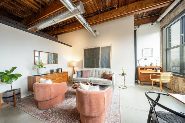 363 Sorauren AVE #309, Toronto W01, ON M6R 3C1