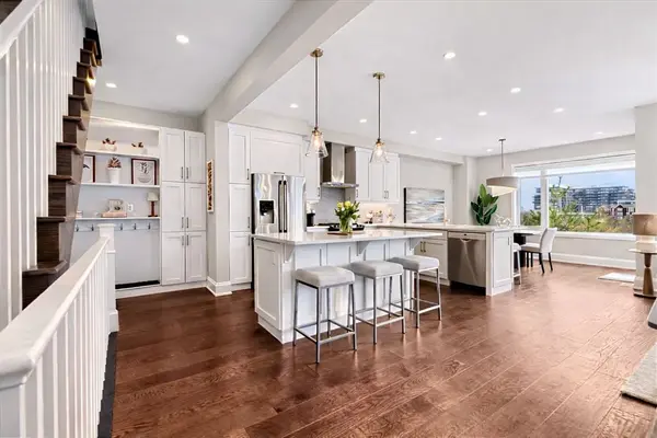 3042 Creekshore Common #19, Oakville, ON L6M 0Y6