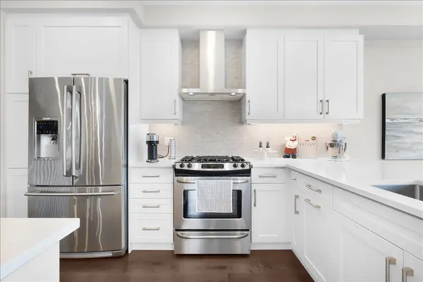 3042 Creekshore Common #19, Oakville, ON L6M 0Y6