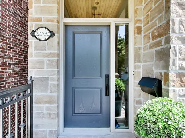 217A Aldercrest RD, Toronto W06, ON M8W 4J5