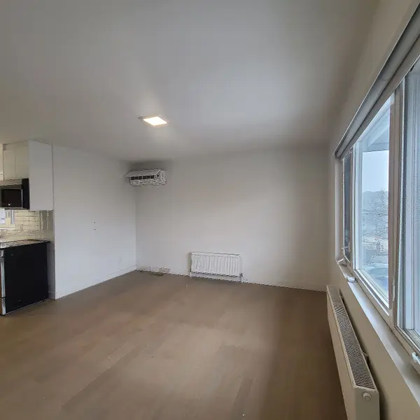 521 Browns Line #6, Toronto W06, ON M8W 3V1