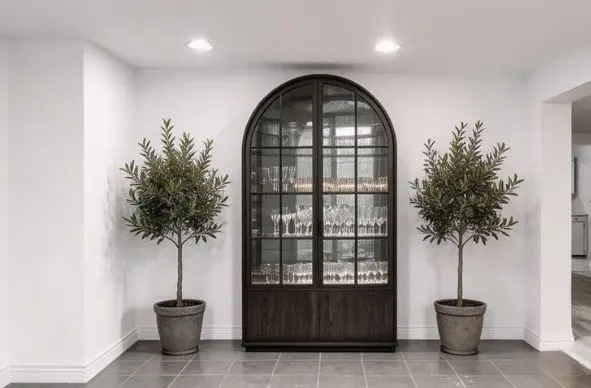 173 Rathburn RD, Toronto W08, ON M9B 2L2