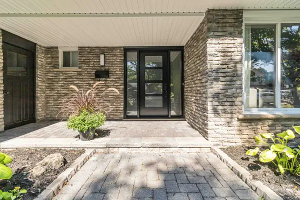 2485 Woburn CRES, Oakville, ON L6L 5E8