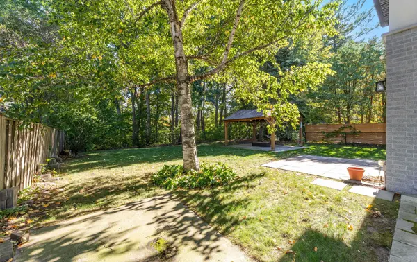 1670 Caverly CT, Mississauga, ON L5L 3L7