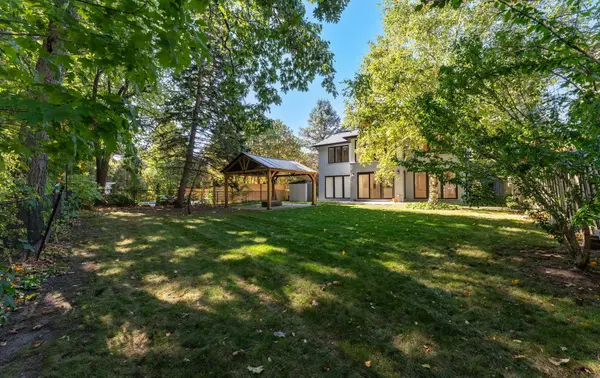 1670 Caverly CT, Mississauga, ON L5L 3L7