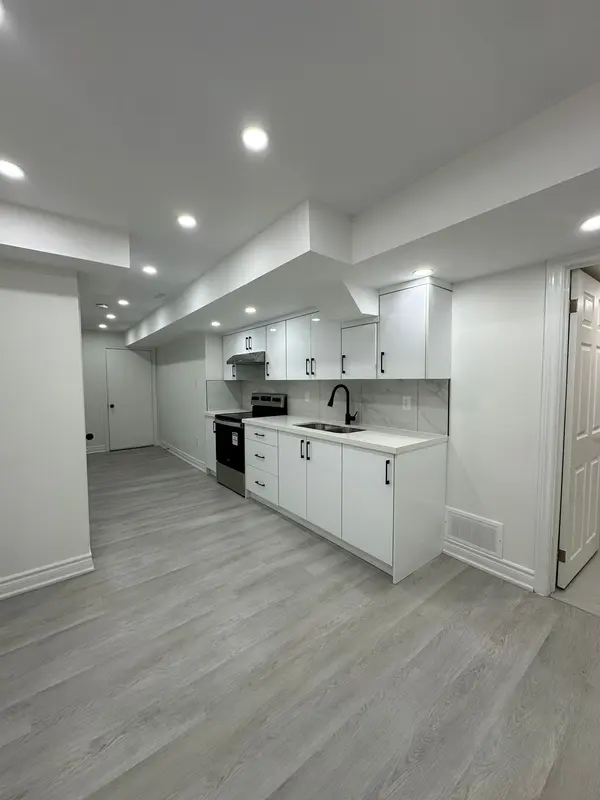 86 Oakmeadow DR #Bsmt, Brampton, ON L7A 2L9