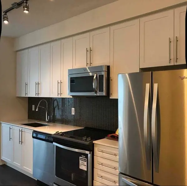 510 Curran PL #2406, Mississauga, ON L5B 0J8