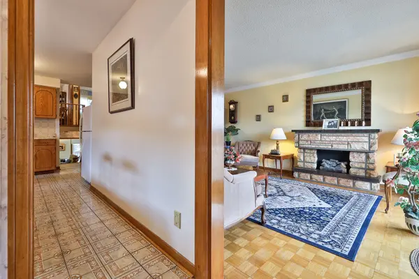 101 Benjamin Boake TRL, Toronto W05, ON M3J 3C8