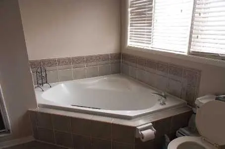 377 Turnberry CRES, Mississauga, ON L4Z 3W3