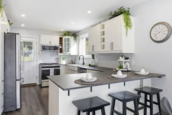 171 Glencairn AVE, Hamilton, ON L8K 3N8