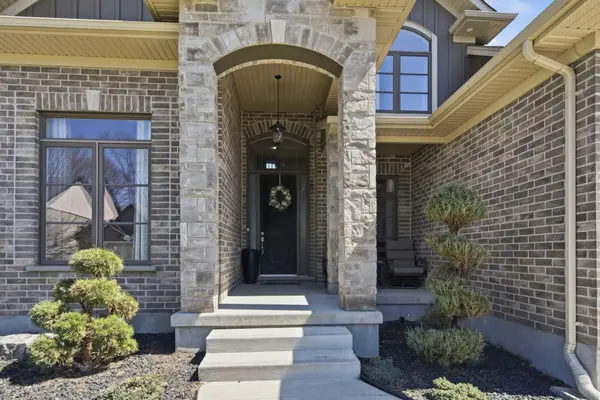 1042 Melsetter WAY, London North, ON N6G 0S5