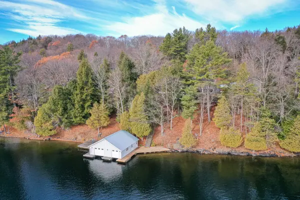 1009-2 Arts RD, Lake Of Bays, ON P0A 1H0