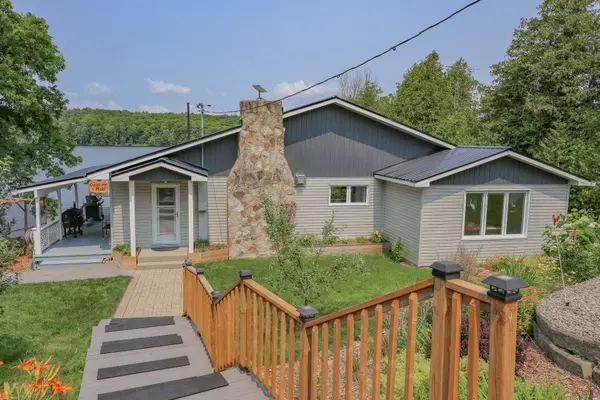 40 Chant TER, Front Of Yonge, ON K0E 1R0